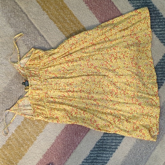 5/$25🌻 NWT Yellow Floral Dress - Picture 3 of 3